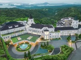 Twin Lakes Hotel near Tagaytay