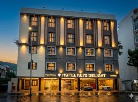 Hotel Keys Delight，位于维杰亚瓦达的带停车场的酒店