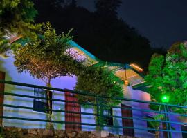 Maasa Retreat & Resort，位于Shivpuri的宠物友好酒店