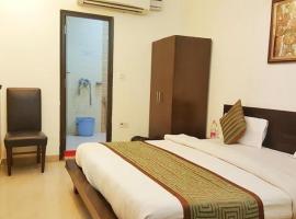 HOTEL TWB Palace，位于瓜廖尔的酒店