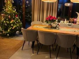 LAWENDOWA PRZYSTAŃ - dom nad rzeką - Brenna, 10 osób, sauna, balia z jacuzzi, ogród, plac zabaw，位于布伦纳的酒店