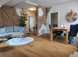 statt HOTEL - individuelle, gemütliche Dachgeschoßwohnung zum wohlfühlen - im Herzen Oldenburg