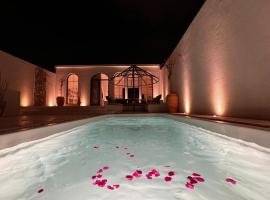 Chalet with a modern bohemian design，位于利雅德的木屋