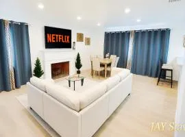 Newly renovated, warm home with 4 bedrooms, 14 miles from Disney