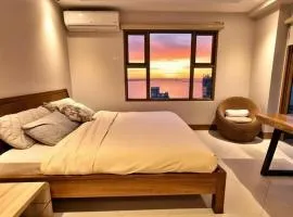 MANILA BAYVIEW RENTAL- LUXURY AND SUPERIOR 1 - 5 BEDROOM CONDOS WITH BALCONY POOL BAYVIEWS NETFLIX - Housekeeping Available-