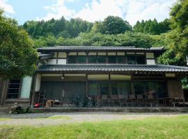 watoto stay Lita，位于小滨市的酒店