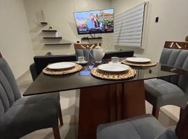 Casa Premium Iquitos 3 hab, 2 baños, Aire Acondicionado, Starlink y Cine para 6 huéspedes，位于伊基托斯的酒店