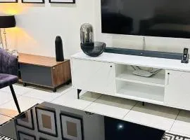 Luxe Haven 102 Ventura Estate