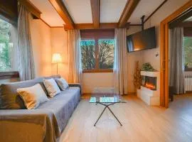 Escapada Natural con Parking, Vistas y Jardín