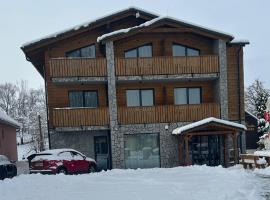 Berg Liptov，位于利普托斯基米库拉斯的带泳池的酒店