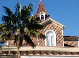 Casa das Palmeiras Charming House - Azores 1901，位于蓬塔德尔加达的浪漫度假酒店