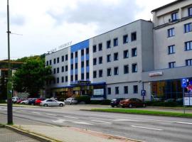 Noclegi Dom Turysty Sanok，位于萨诺克的酒店