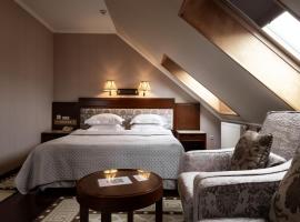 AllureInn Hotel and Spa，位于切尔诺夫策的酒店