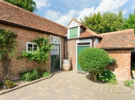 The Stables at Boreham House，位于赫斯特蒙苏的酒店