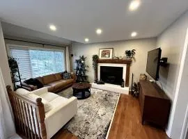 Large 4BD Home in Orleans with Pool