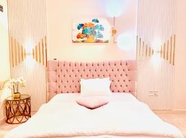 Canel View Holiday Home with Parking，位于阿吉曼的住宿