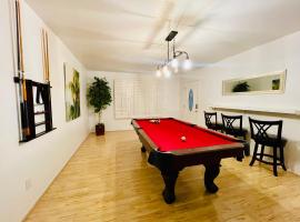Tempe Escape with Heated Pool, Billiards & Firepit Fun，位于坦培的酒店
