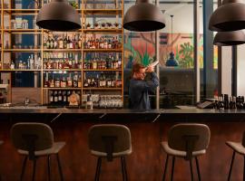 Hotel Indigo Berlin - East Side Gallery，位于柏林的宠物友好酒店