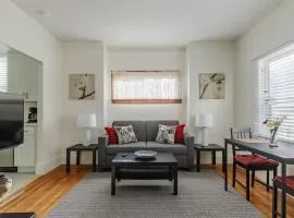 4 - Berkeley Private Apartment with Parking & Laundry