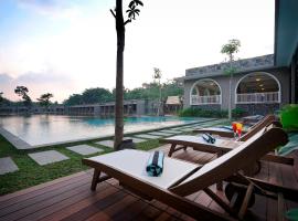 The Westlake Hotel & Resort Yogyakarta，位于日惹的酒店