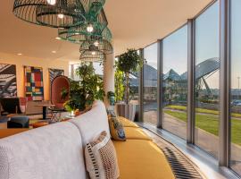 Hampton By Hilton Lyon Airport，位于科隆别索尼约的酒店