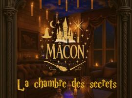 LA CHAMBRE DES SECRETS, Magique, Hyper-centre, 9 Couchages，位于马孔的酒店