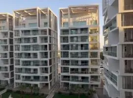 42 סוויטת גן 2 חדרים עם ג'קוזי מפנק במרפסת