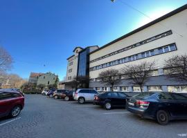 LH酒店及Spa，位于利沃夫的酒店