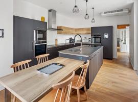 Chambres & sde privatives dans maison partagée，位于克利松的酒店