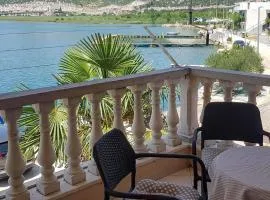 1 Bedroom Gorgeous Apartment In Rogotin-Ploce