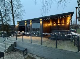 Doles Perle，位于凯卡瓦自治市的带停车场的酒店