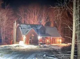 Secluded Log Cabin with Hot Tub Fire Pit Game Room
