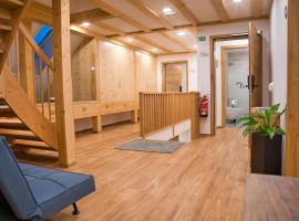 Domačija Kveder，位于戈雷尼斯卡地区采尔克列的酒店