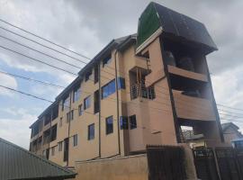 E&V APARTMENT Berger Express，位于Iseri-Oke的酒店