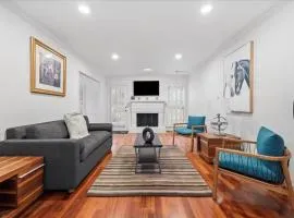 Near Marietta Sq • Grill • Patio • Workspace