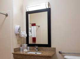 Red Roof Inn & Suites Dover Downtown，位于多佛尔的酒店