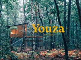 Youza ecolodge cabanes dans les arbres，位于La Couture-Boussey的酒店
