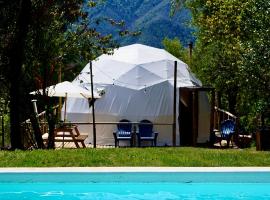 Glamping Domo Tinaja y Piscina Climatizada，位于莫利纳的酒店
