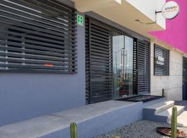 Hotel Estancias VIVE MX el marques Queretaro, Trademark，位于Hércules的酒店