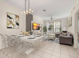 Renovated Ground Floor Condo - Close to Disney，位于奥兰多的酒店
