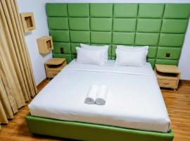 Artist City Center Hotel，位于地拉那的酒店