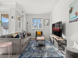 Waterfront 2 Beds And 2 Bath Downtown Urban Escape