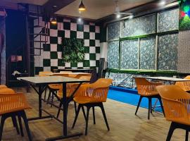 Green Bird Hospitality-Guru Residency，位于瑞诗凯诗的酒店