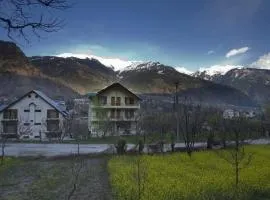 Marina Group of Hotels Arjun kuttir cottage #Atithi Devo Bhava Best hotel in manali #Five-star feeling# Mall Road 3 km # Hotels Best Prices Guaranteed with Deals#Free Parking