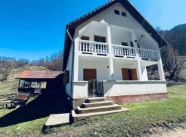 Cabana Valea Lungă，位于Telcişor的酒店