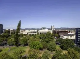 曼特拉德马什广场酒店