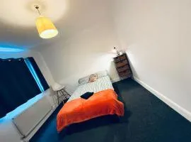 Pebbles Guest House - Flat 5