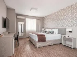 法亚尔尊贵套房酒店