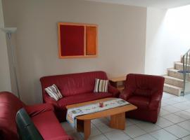 Ferienhaushälfte zum Plauer See，位于Lenz的酒店