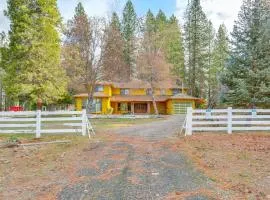 Quiet and Family Friendly! Rural Home Near Mt Shasta